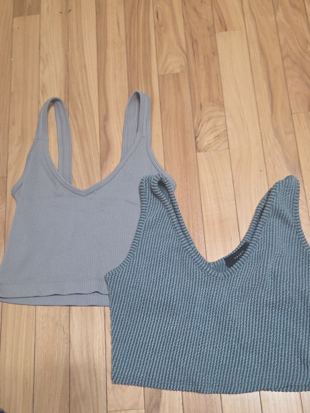 Women’s V-Neck Ribbed Tank Top. 2 Piece Set
